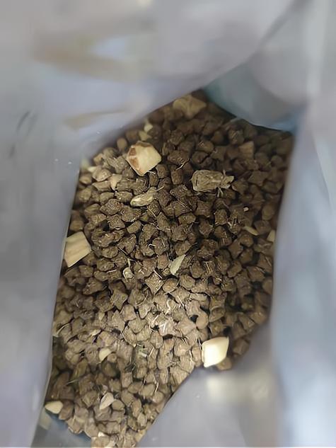 创业新机遇:了解小型宠物食品加工厂的完整证件办理流程!